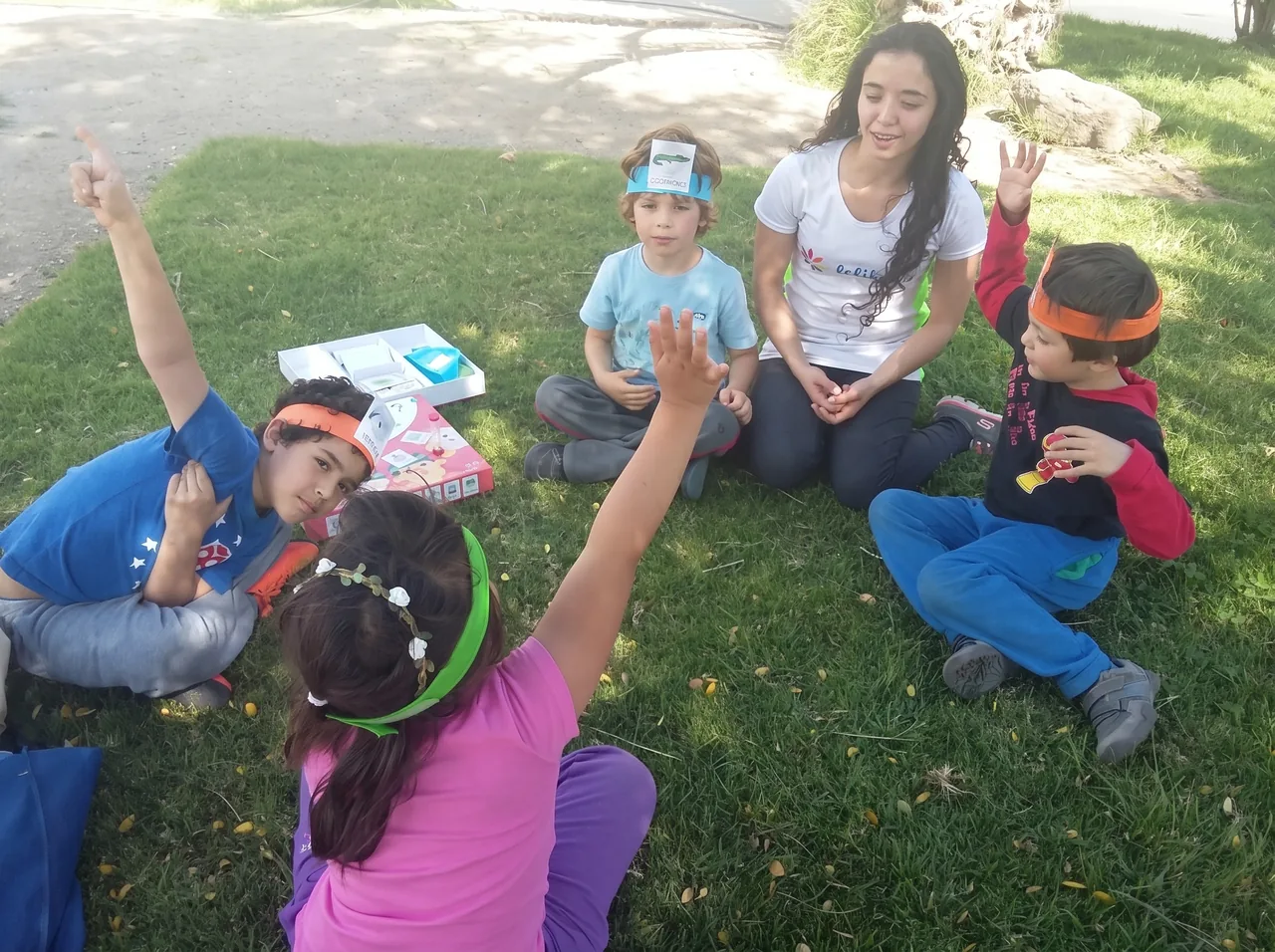 Actividad de habilidades sociales al aire libre