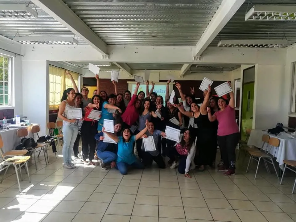 Entrega de diplomas al finalizar una capacitación