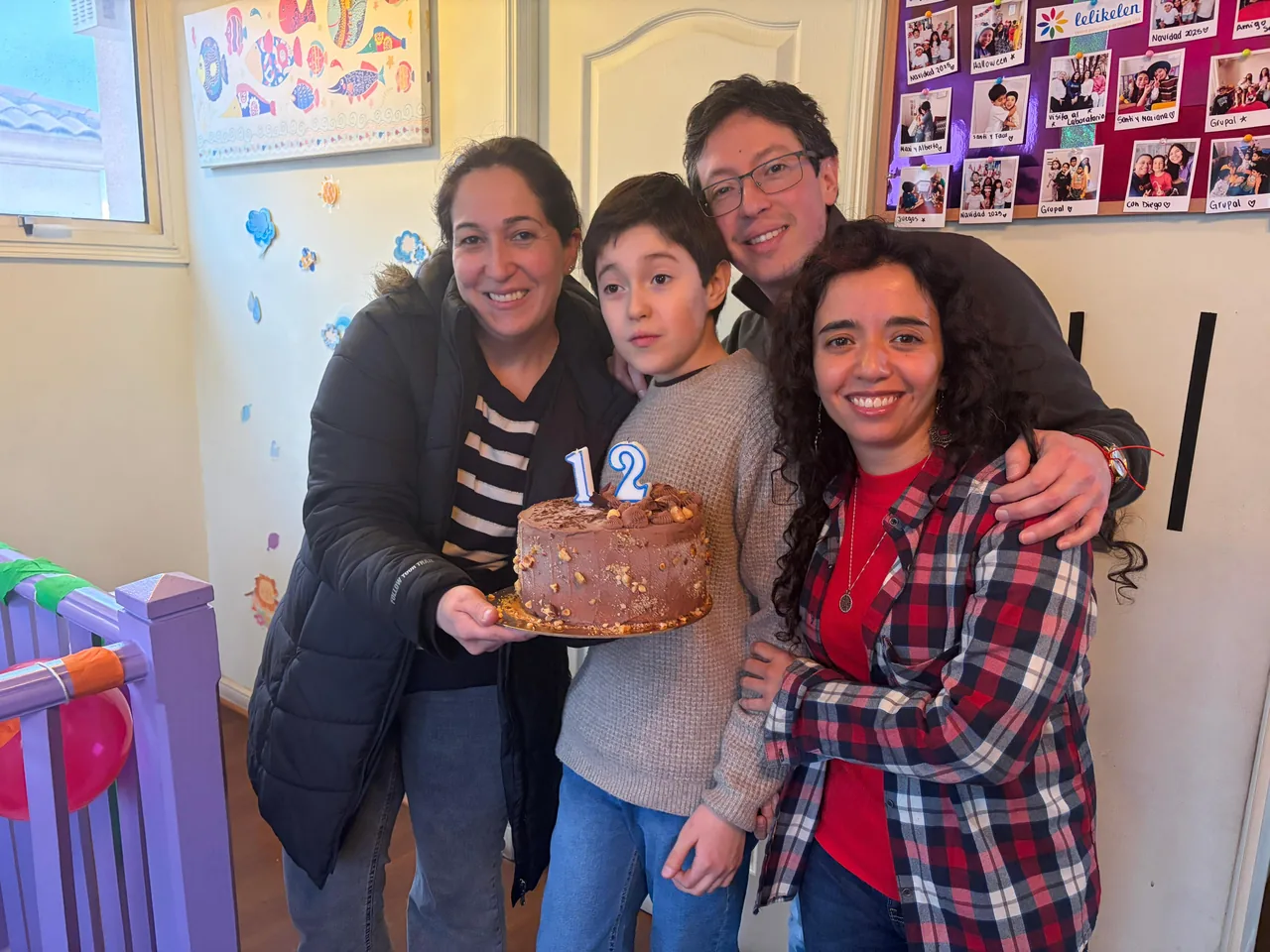 Celebración de cumpleaños junto a la familia en el centro