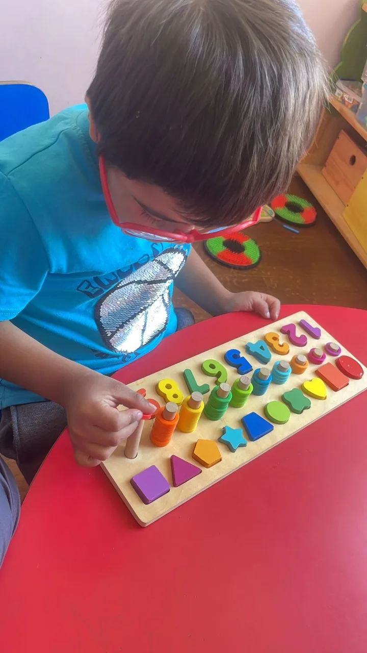 Trabajo de encaje y discriminación de colores